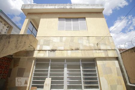 Casa para alugar com 90m², 2 quartos e 1 vagaFachada