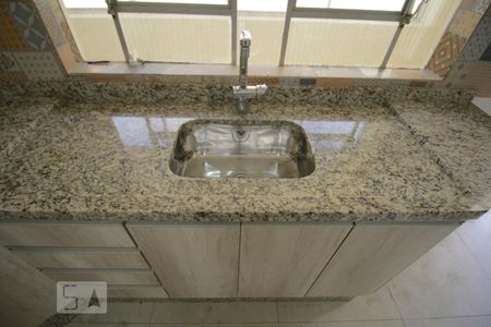 Detalhe cozinha de casa para alugar com 2 quartos, 90m² em Bonfim, Osasco