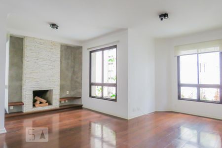 Apartamento para alugar em Moema