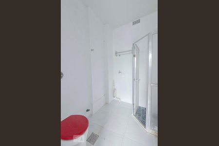 Banheiro de kitnet/studio para alugar com 1 quarto, 40m² em Estácio, Rio de Janeiro