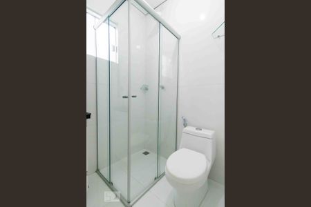Banheiro 01 de casa à venda com 4 quartos, 120m² em Vicente Peres, Brasília