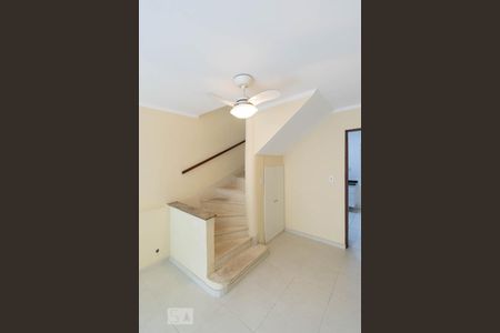 Sala de casa para alugar com 2 quartos, 100m² em Campo Belo, São Paulo