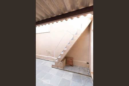 Casa para alugar com 100m², 2 quartos e 2 vagasQuintal