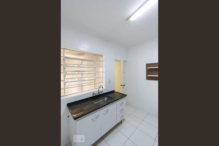Casa para alugar com 100m², 2 quartos e 2 vagasCozinha