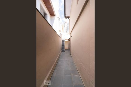 Casa para alugar com 100m², 2 quartos e 2 vagasCorredor Lateral 