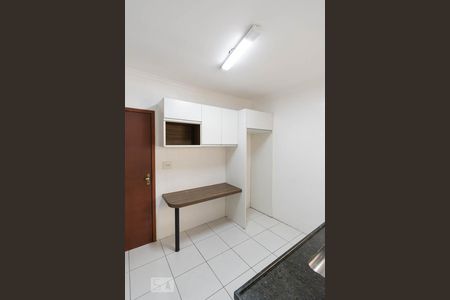 Casa para alugar com 100m², 2 quartos e 2 vagasCozinha