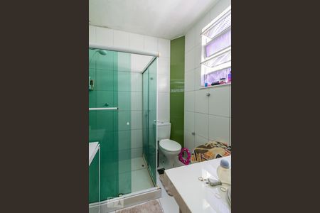Banheiro de apartamento à venda com 1 quarto, 50m² em Olaria, Rio de Janeiro