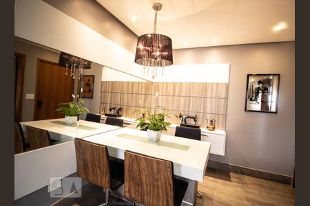 Apartamento à venda com 60m², 2 quartos e 2 vagas Apartamento à venda com 60m², 2 quartos e 2 vagasDetalhe Sala de Jantar