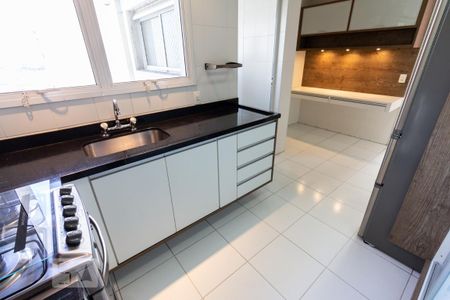 Apartamento para alugar com 121m², 3 quartos e 2 vagas Apartamento para alugar com 121m², 3 quartos e 2 vagasCozinha