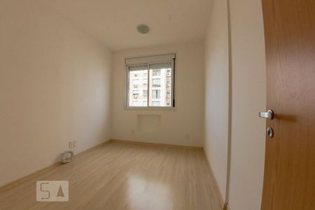 Quarto 2 de apartamento para alugar com 2 quartos, 63m² em Passo da Areia, Porto Alegre