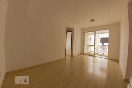 Sala de apartamento para alugar com 2 quartos, 63m² em Passo da Areia, Porto Alegre