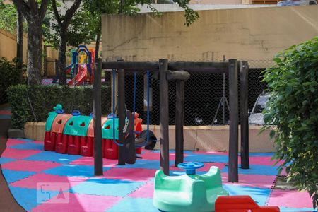 Apartamento à venda com 64m², 3 quartos e 1 vaga Apartamento à venda com 64m², 3 quartos e 1 vagaÁrea Comum - Playground