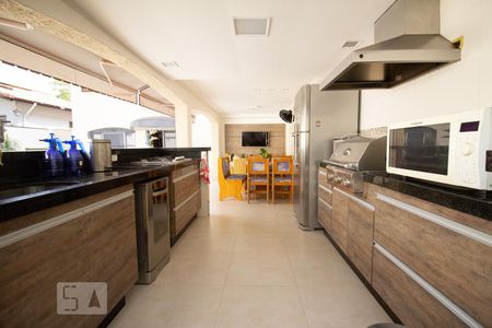 Casa de condomínio à venda com 300m², 3 quartos e 4 vagasarea gourmet 