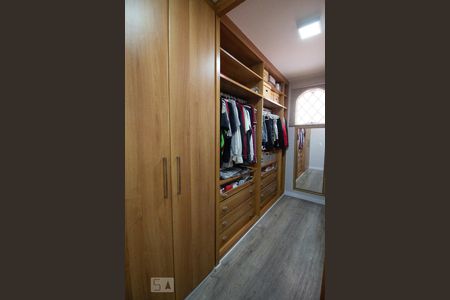 Casa de condomínio à venda com 300m², 3 quartos e 4 vagascloset suite quarto 3