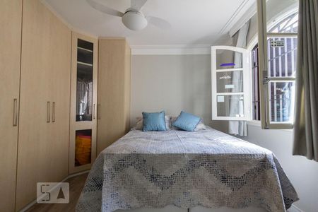 Casa de condomínio à venda com 300m², 3 quartos e 4 vagasquarto 2 