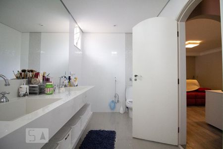 Casa de condomínio à venda com 300m², 3 quartos e 4 vagassuite quarto 3
