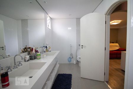 Casa de condomínio à venda com 300m², 3 quartos e 4 vagassuite quarto 3