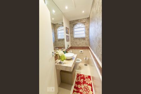 Casa de condomínio à venda com 300m², 3 quartos e 4 vagaslavabo