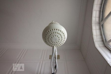 Casa de condomínio à venda com 300m², 3 quartos e 4 vagasdetalhe banheiro  area de serviço