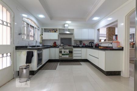 Casa de condomínio à venda com 300m², 3 quartos e 4 vagascozinha