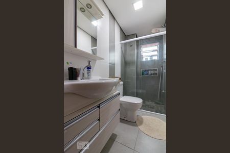 Banheiro de casa para alugar com 1 quarto, 30m² em Jardim Flor da Montanha, Guarulhos