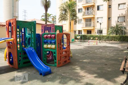 Apartamento para alugar com 65m², 2 quartos e 1 vaga Apartamento para alugar com 65m², 2 quartos e 1 vagaÁrea Comum - Playground