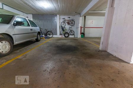 Vaga de garagem de apartamento para alugar com 3 quartos, 135m² em Cambuí, Campinas