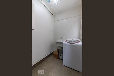 Área de serviço de apartamento para alugar com 3 quartos, 135m² em Cambuí, Campinas