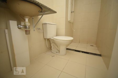 Banheiro da Suíte de apartamento para alugar com 2 quartos, 55m² em Samambaia Sul (samambaia), Brasília