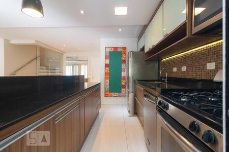 Apartamento à venda com 170m², 2 quartos e 2 vagasCozinha