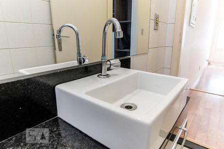 Lavabo de casa de condomínio à venda com 2 quartos, 70m² em Vila Ede, São Paulo