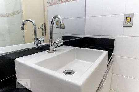 Casa de condomínio à venda com 70m², 2 quartos e 1 vaga Casa de condomínio à venda com 70m², 2 quartos e 1 vagaBanheiro da Suíte 1