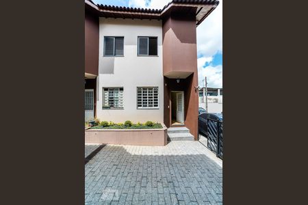 Casa de condomínio à venda com 70m², 2 quartos e 1 vaga Casa de condomínio à venda com 70m², 2 quartos e 1 vagaFachada
