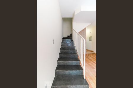 Escadas Quartos de casa de condomínio à venda com 2 quartos, 70m² em Vila Ede, São Paulo