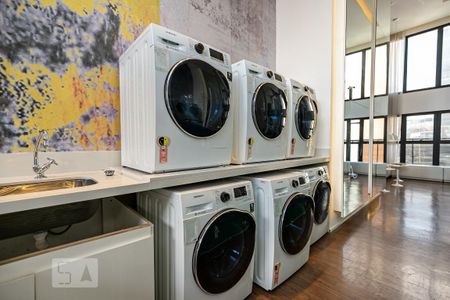Studio à venda com 27m², 1 quarto e 1 vaga Studio à venda com 27m², 1 quarto e 1 vagaLavanderia