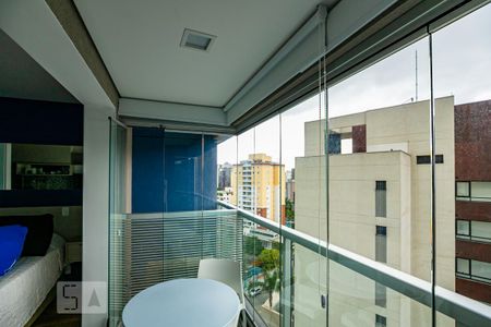 Studio à venda com 27m², 1 quarto e 1 vaga Studio à venda com 27m², 1 quarto e 1 vagaVaranda