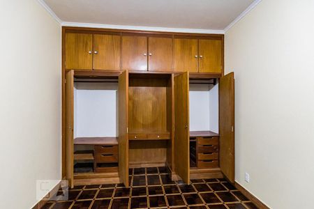 Casa para alugar com 204m², 3 quartos e 4 vagas Casa para alugar com 204m², 3 quartos e 4 vagasQuarto 2