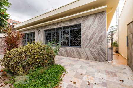 Casa para alugar com 204m², 3 quartos e 4 vagas Casa para alugar com 204m², 3 quartos e 4 vagasQuintal da Frente