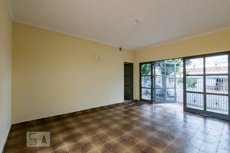 Casa para alugar com 204m², 3 quartos e 4 vagas Casa para alugar com 204m², 3 quartos e 4 vagasGaragem