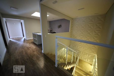 Casa à venda com 500m², 5 quartos e 4 vagasSala - Escada 