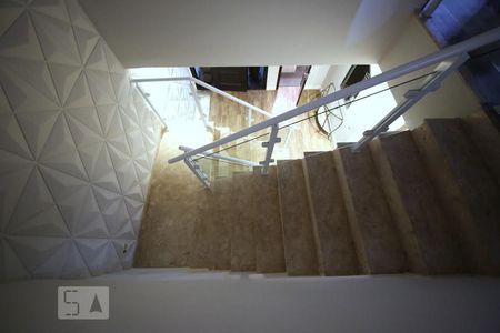 Casa à venda com 500m², 5 quartos e 4 vagasEscada 