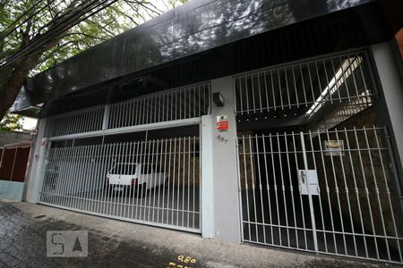Casa à venda com 500m², 5 quartos e 4 vagasFachada 
