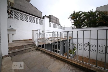 Casa à venda com 500m², 5 quartos e 4 vagasVaranda - Área de Serviço