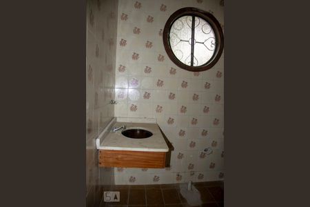 Casa à venda com 152m², 4 quartos e 2 vagasBanheiro