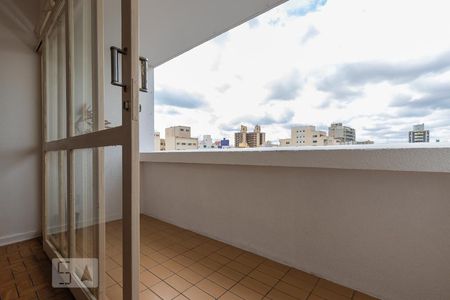 Apartamento para alugar com 146m², 3 quartos e 1 vagaSacada