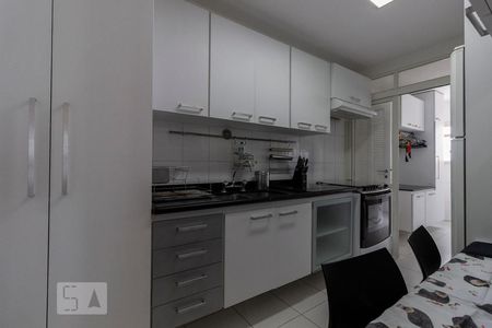 Apartamento à venda com 140m², 3 quartos e 2 vagasCozinha