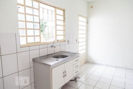 Casa para alugar com 55m², 2 quartos e 1 vaga Casa para alugar com 55m², 2 quartos e 1 vagaCozinha
