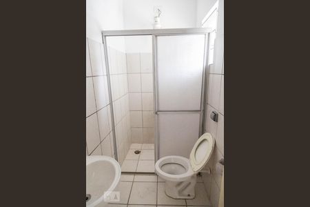 Casa para alugar com 55m², 2 quartos e 1 vaga Casa para alugar com 55m², 2 quartos e 1 vagaBanheiro