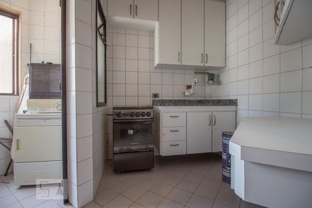 Cozinha de apartamento à venda com 2 quartos, 55m² em Vila Paulista, São Paulo