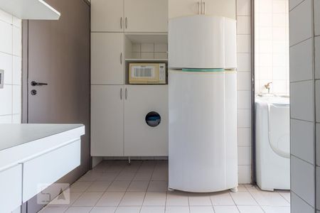 Cozinha de apartamento à venda com 2 quartos, 55m² em Vila Paulista, São Paulo